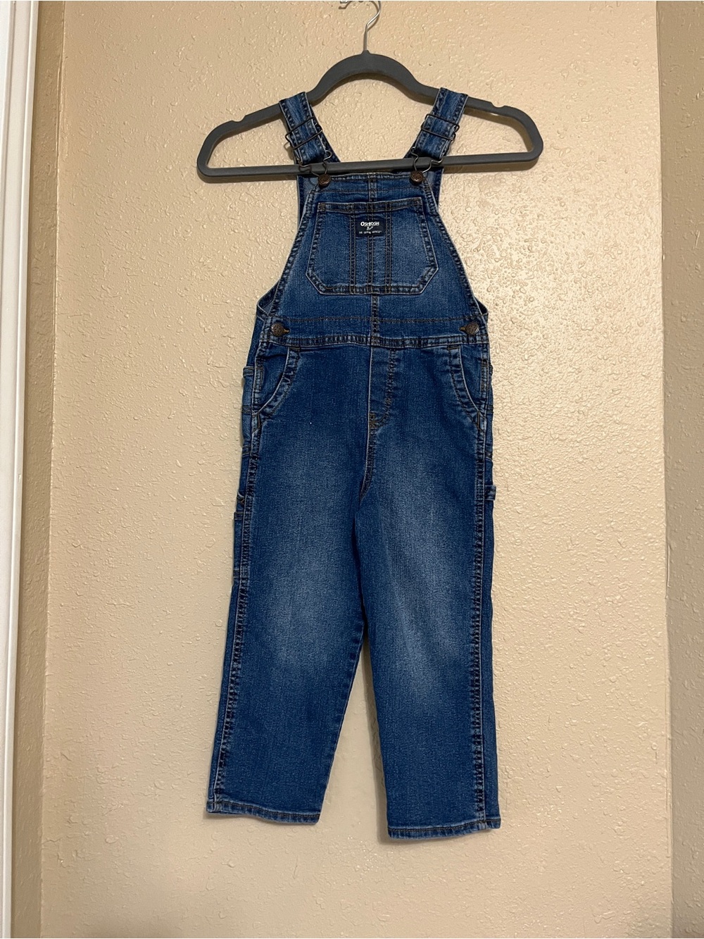Oshkosh B’Gosh Kids Overalls Size 5-T Like New
